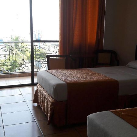 Don Felipe Hotel Ormoc Exterior foto