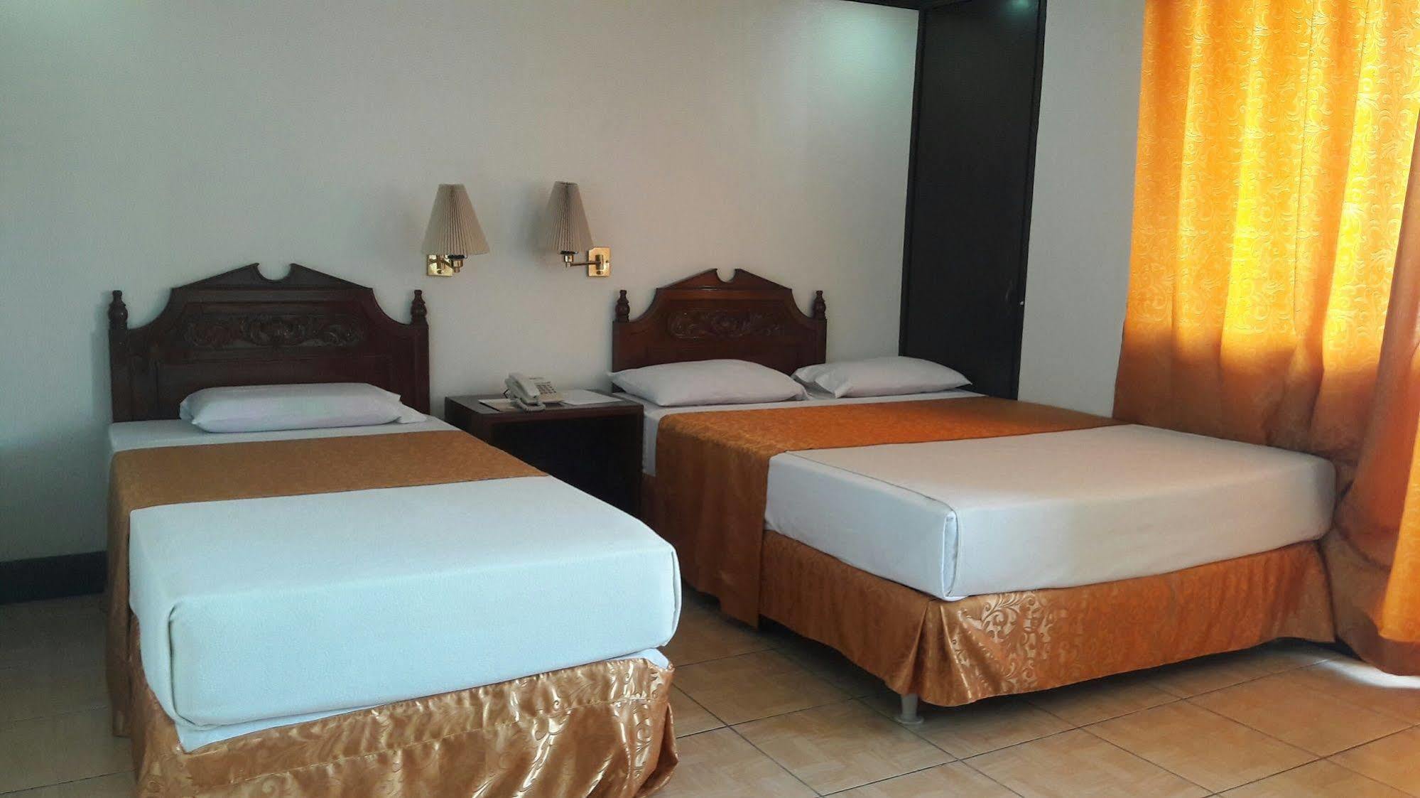 Don Felipe Hotel Ormoc Exterior foto